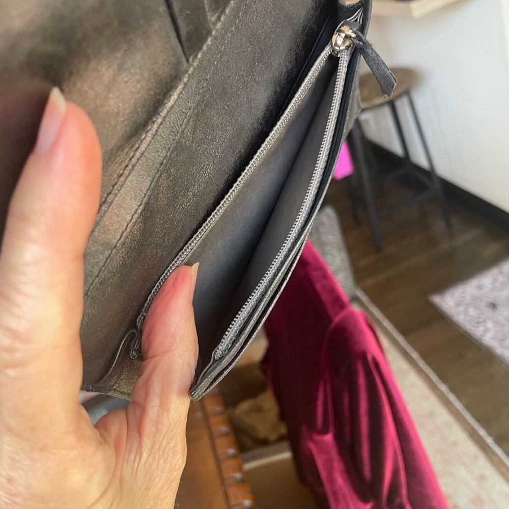 🌟🌟HOST PICK🌟🌟Chanel Gorgeous Patent Leather Long Wallet - Picture 6 of 12